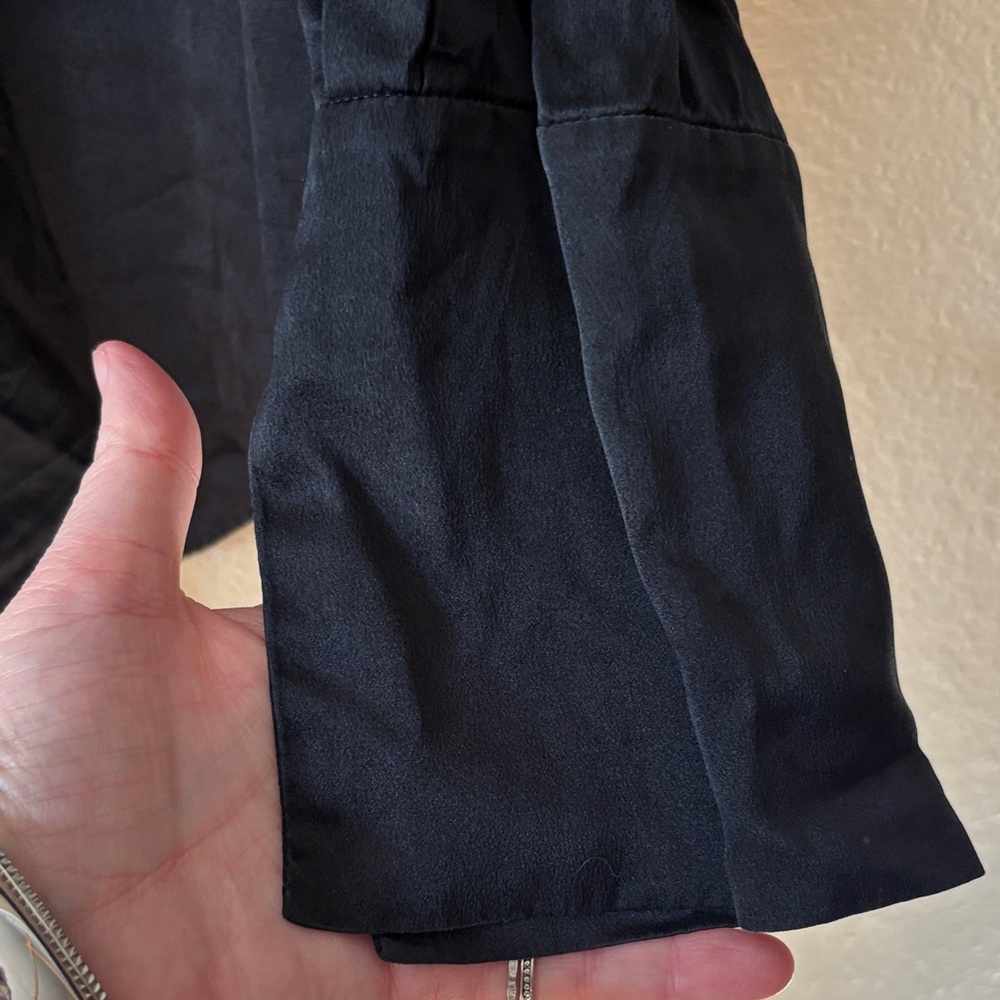 100% Silk Banana Republic Black Blouse Button Down Shirt Cuffed Sleeve Women’s L - Picture 6 of 11